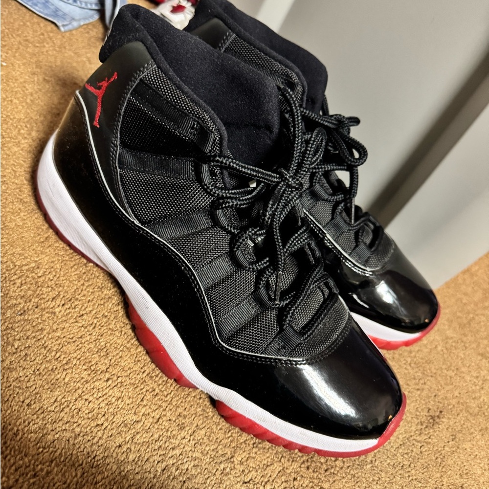 Jordan Sneakers Black and Red